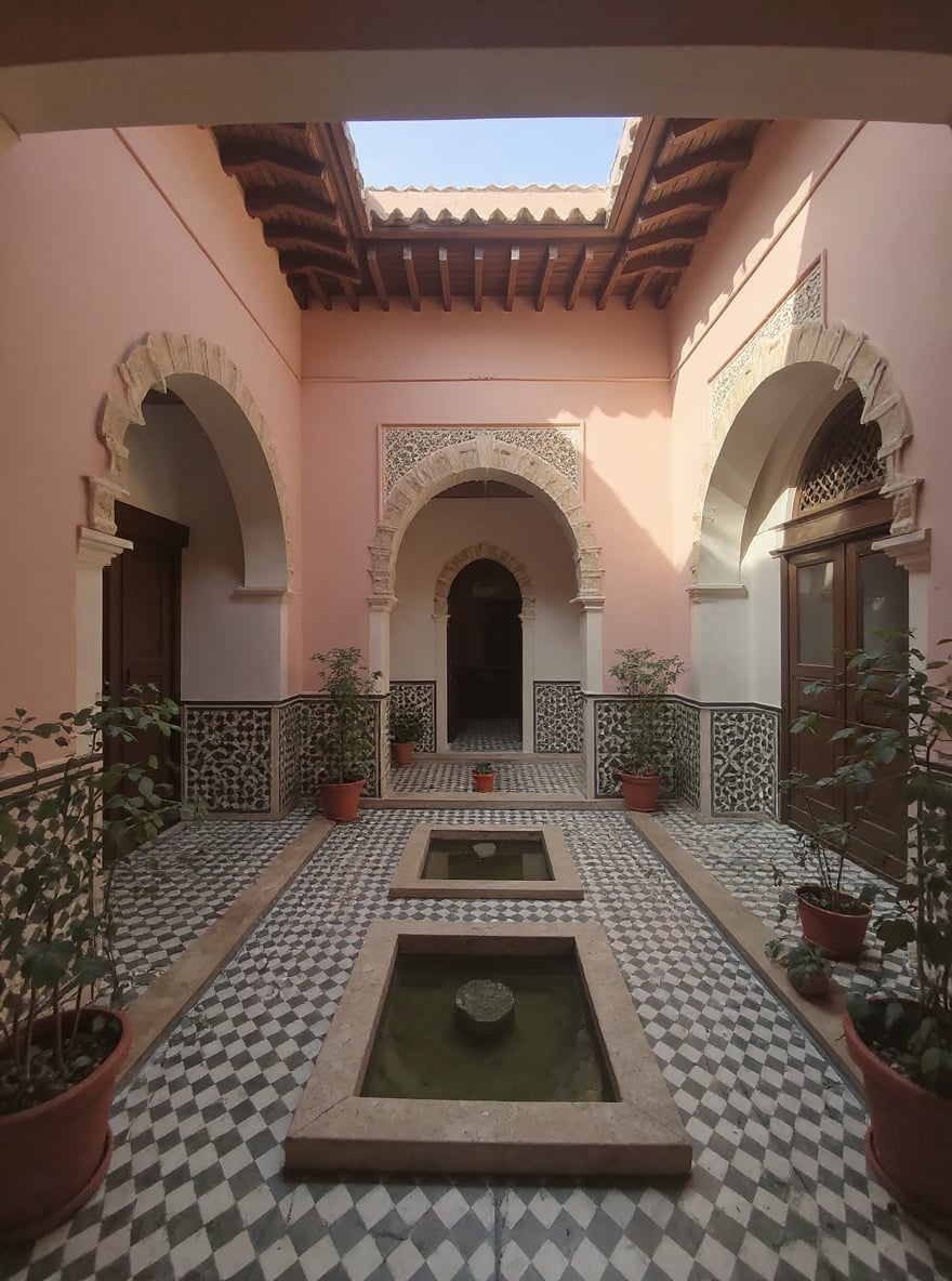 Vente d'un superbe riad à Riad Zitoun. 5 pièces confortables