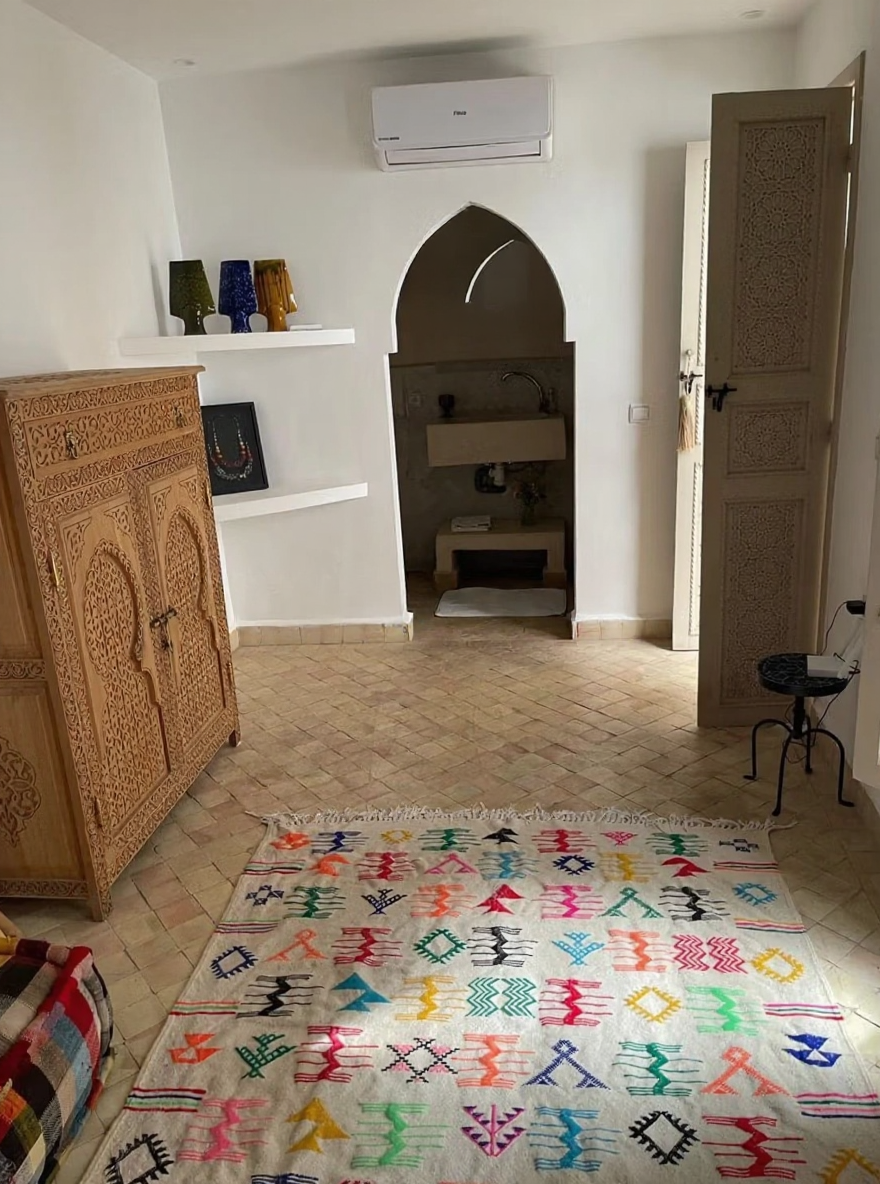 Traditional Moroccan salon in Sidi Mimoun guesthouse.